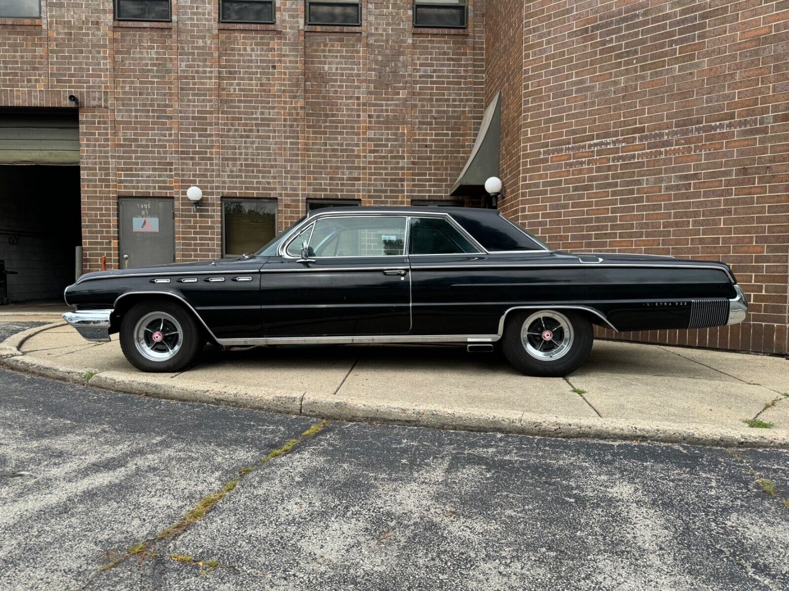 Buick-Electra-Coupe-1962-2