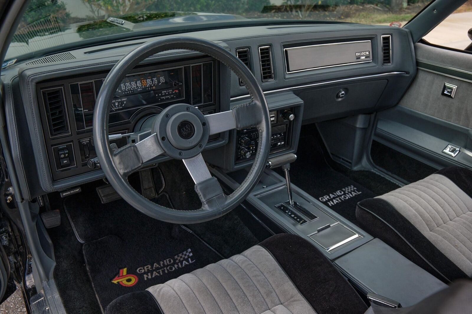 Buick-Grand-National-1987-10