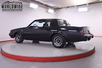 Buick-Grand-National-1987-4