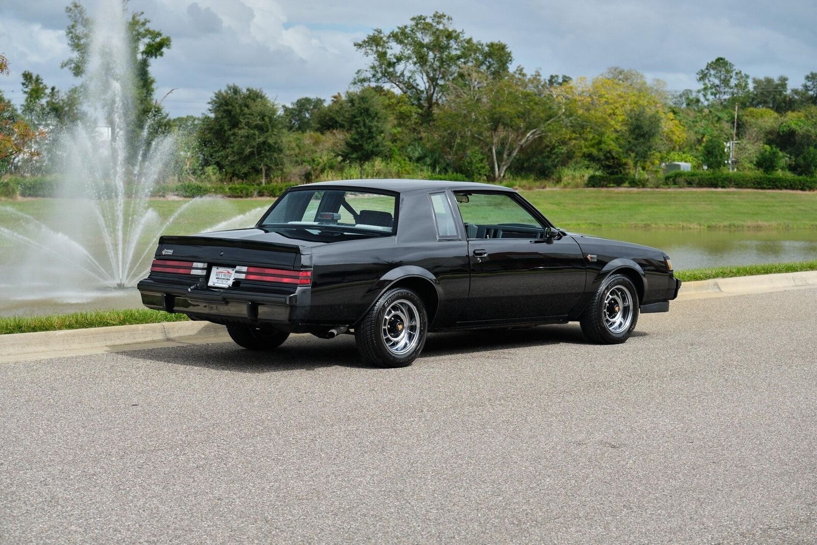 Buick-Grand-National-1987-5