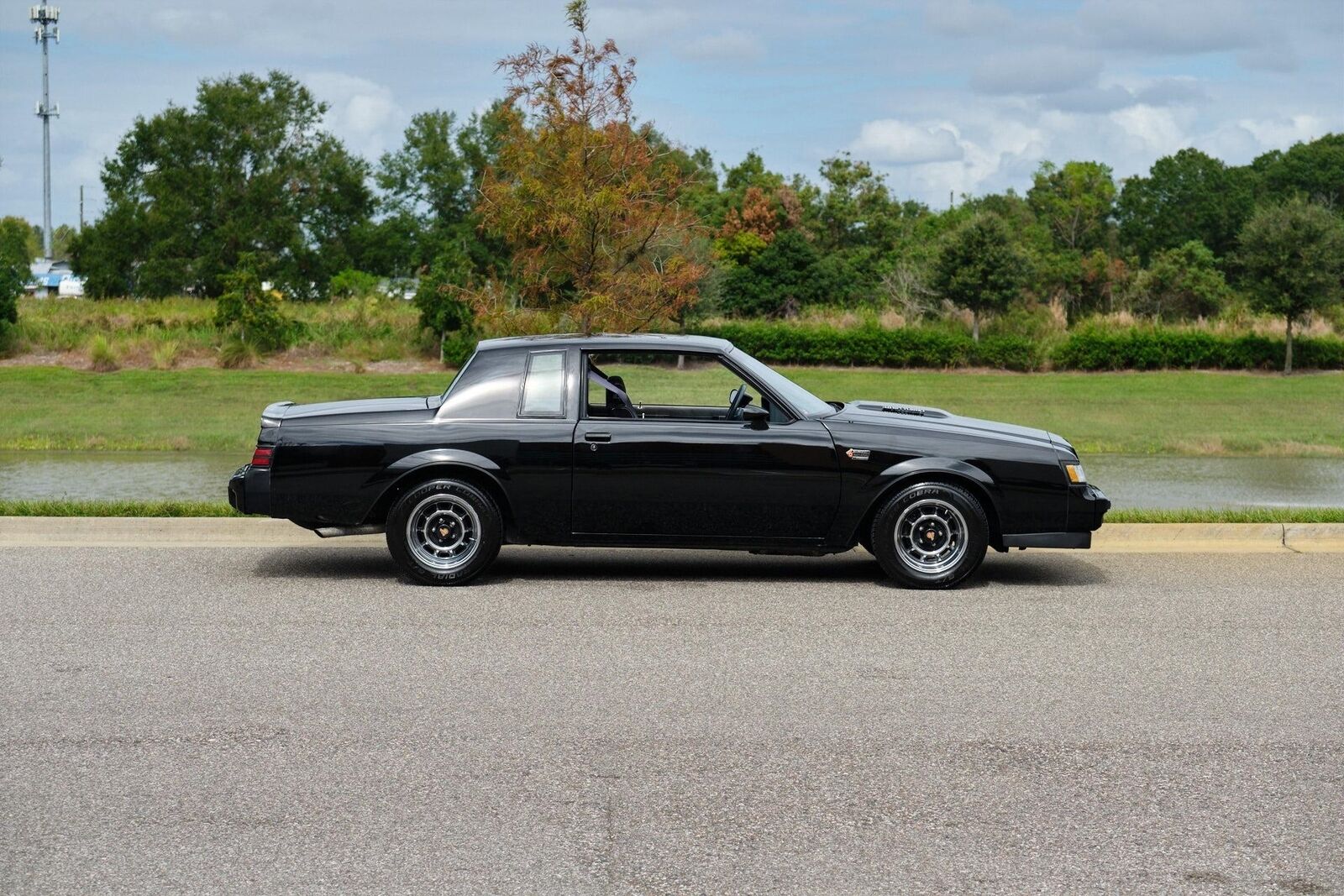 Buick-Grand-National-1987-6