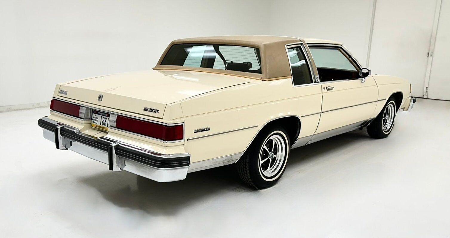 Buick-LeSabre-1985-4