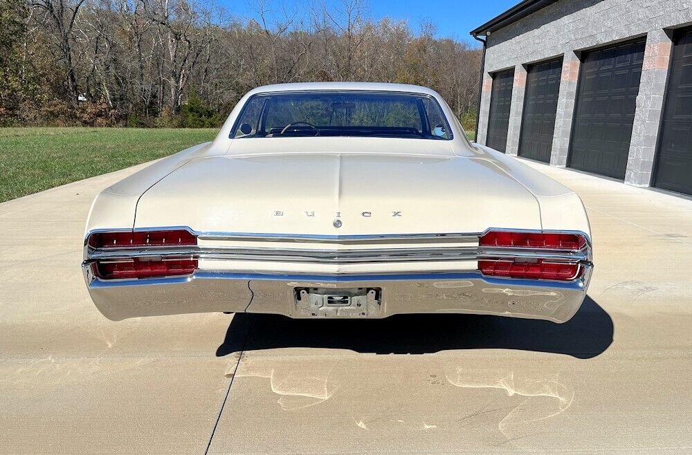 Buick-LeSabre-Coupe-1966-2