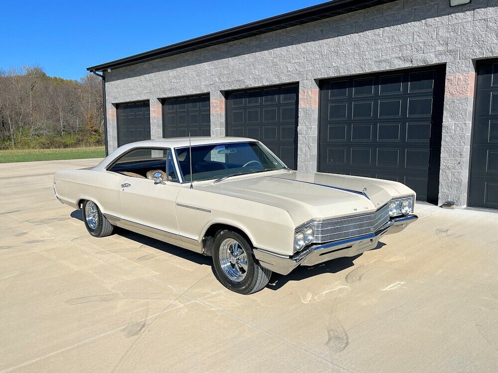 Buick-LeSabre-Coupe-1966-3