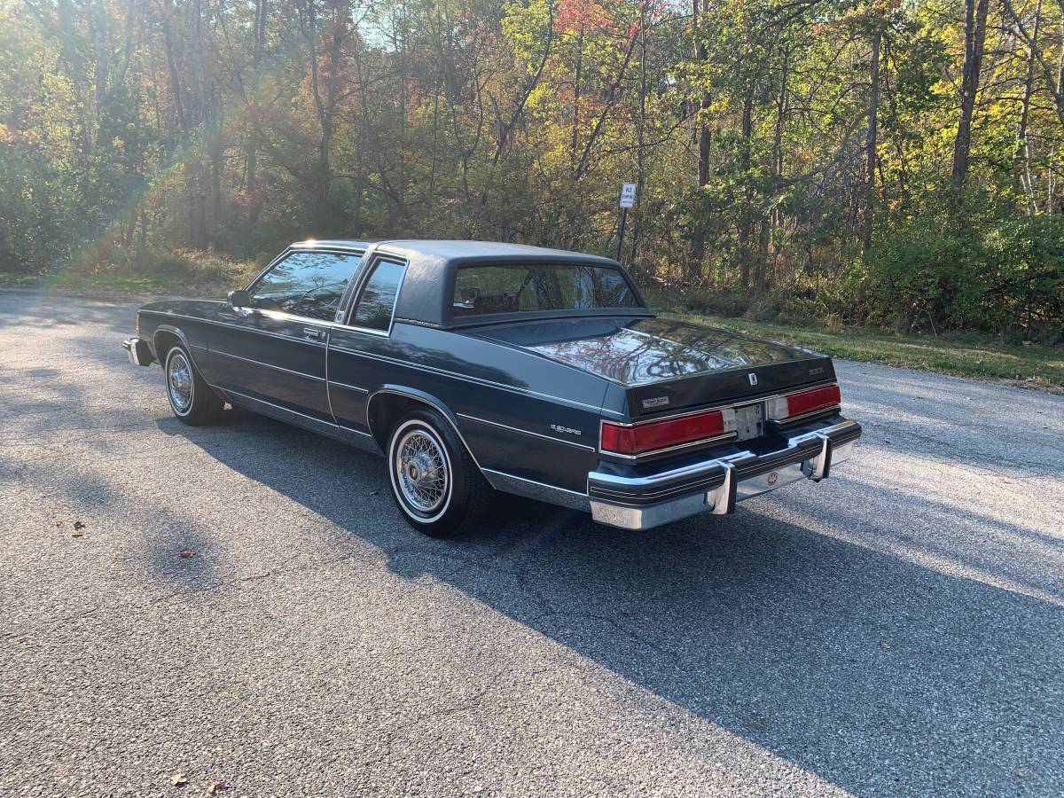 Buick-Lesabre-limited-1985-2