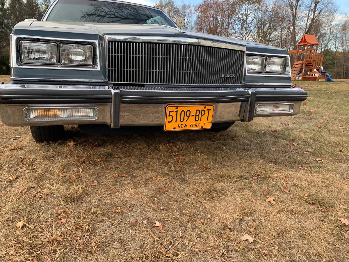 Buick-Lesabre-limited-1985-23