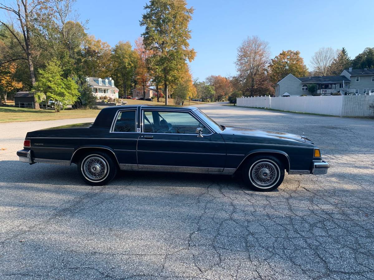 Buick-Lesabre-limited-1985-6