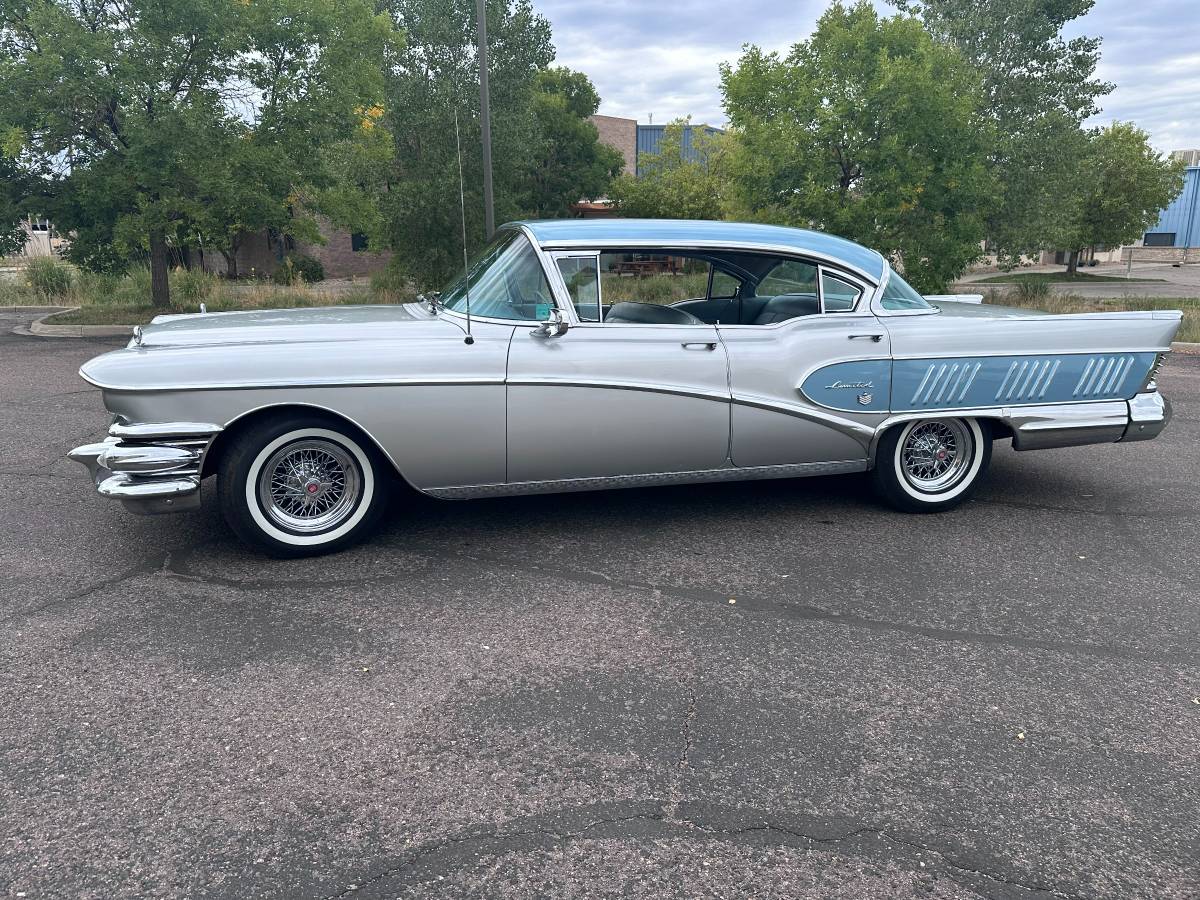 Buick-Limited-4dr-hard-top-1958-11