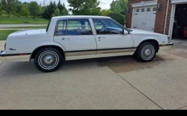 Buick-Park-avenue-1985-3