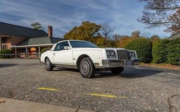 Buick-Riviera-1983-27