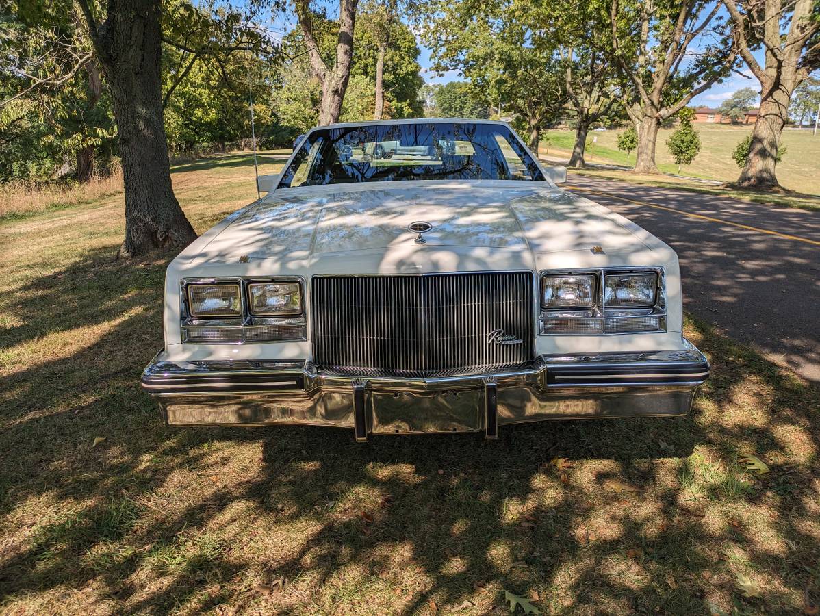 Buick-Riviera-1984-7