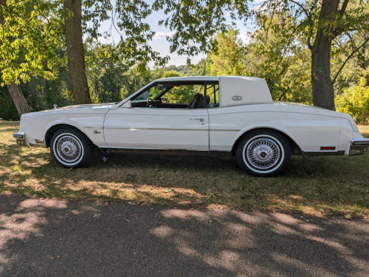 Buick-Riviera-1984