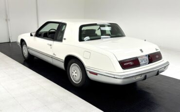 Buick-Riviera-1992-2