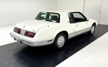 Buick-Riviera-1992-4