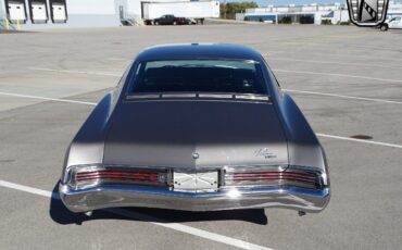 Buick-Riviera-Coupe-1967-5