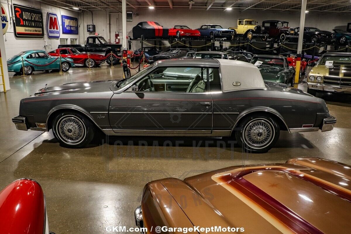 Buick-Riviera-Coupe-1980-9