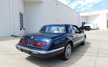 Buick-Riviera-Coupe-1990-10