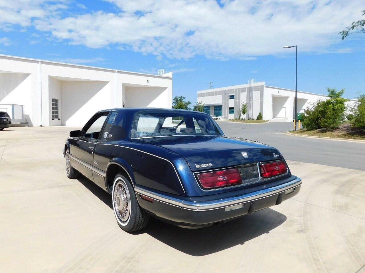 Buick-Riviera-Coupe-1990-8