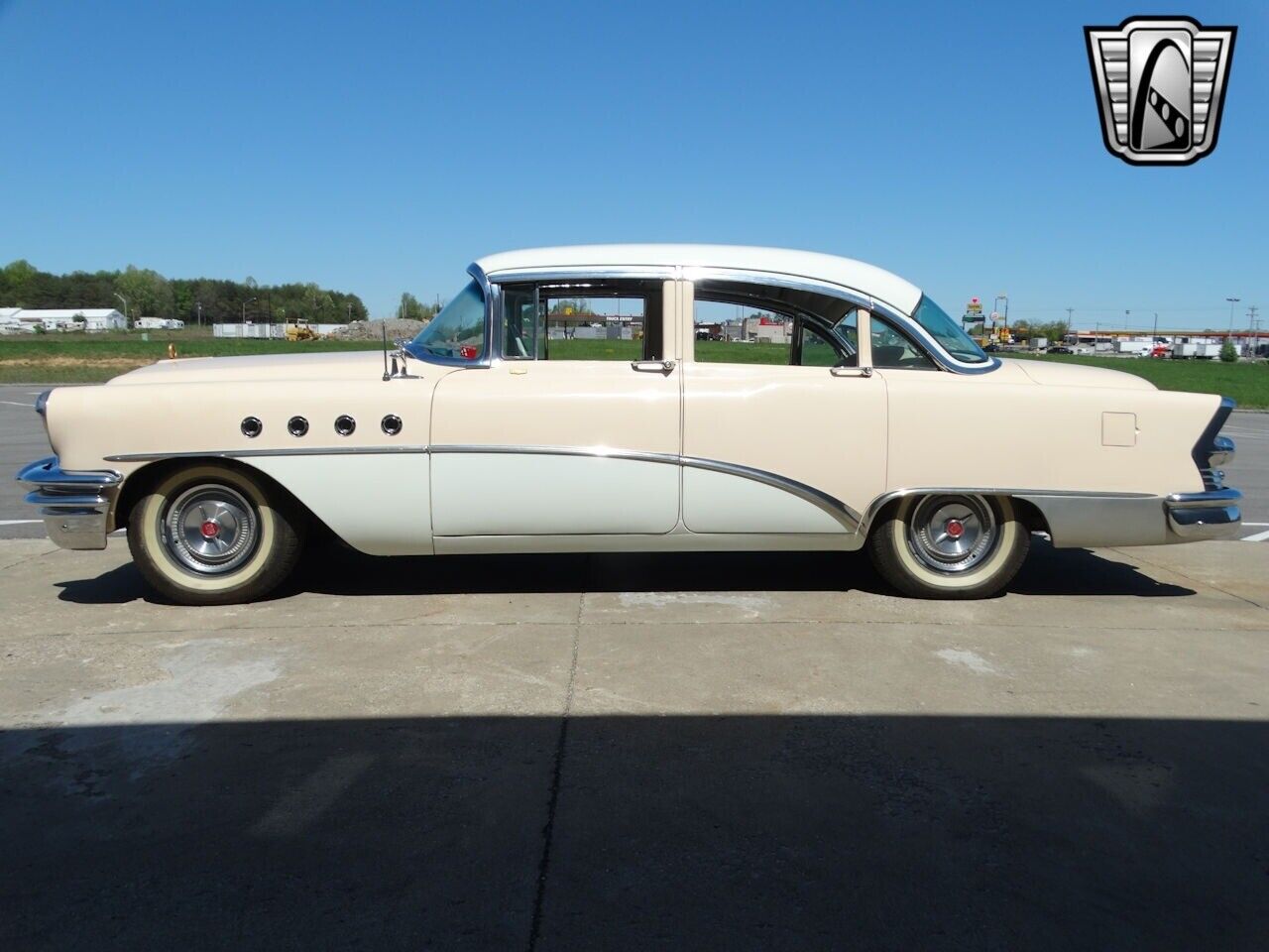 Buick-Roadmaster-1955-4