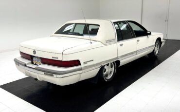 Buick-Roadmaster-Berline-1993-4