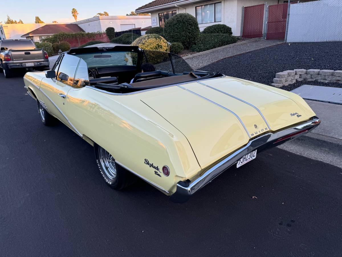 Buick-Skylark-convertible-1968-9