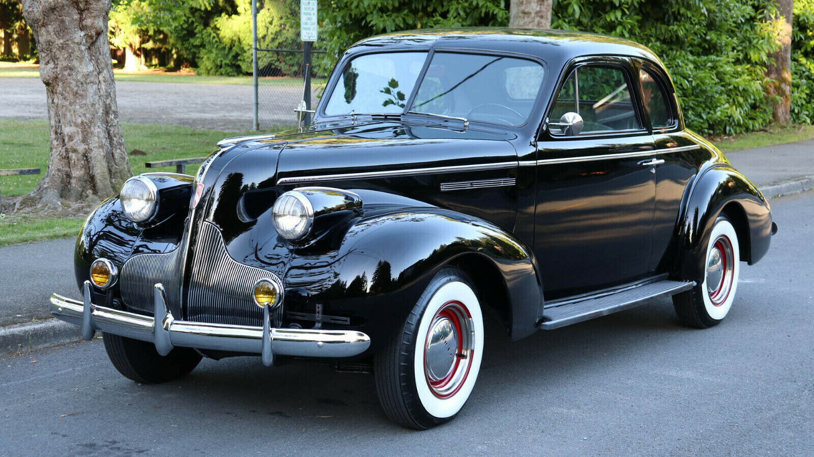 Buick-Special-Opera-Coupe-Coupe-1939