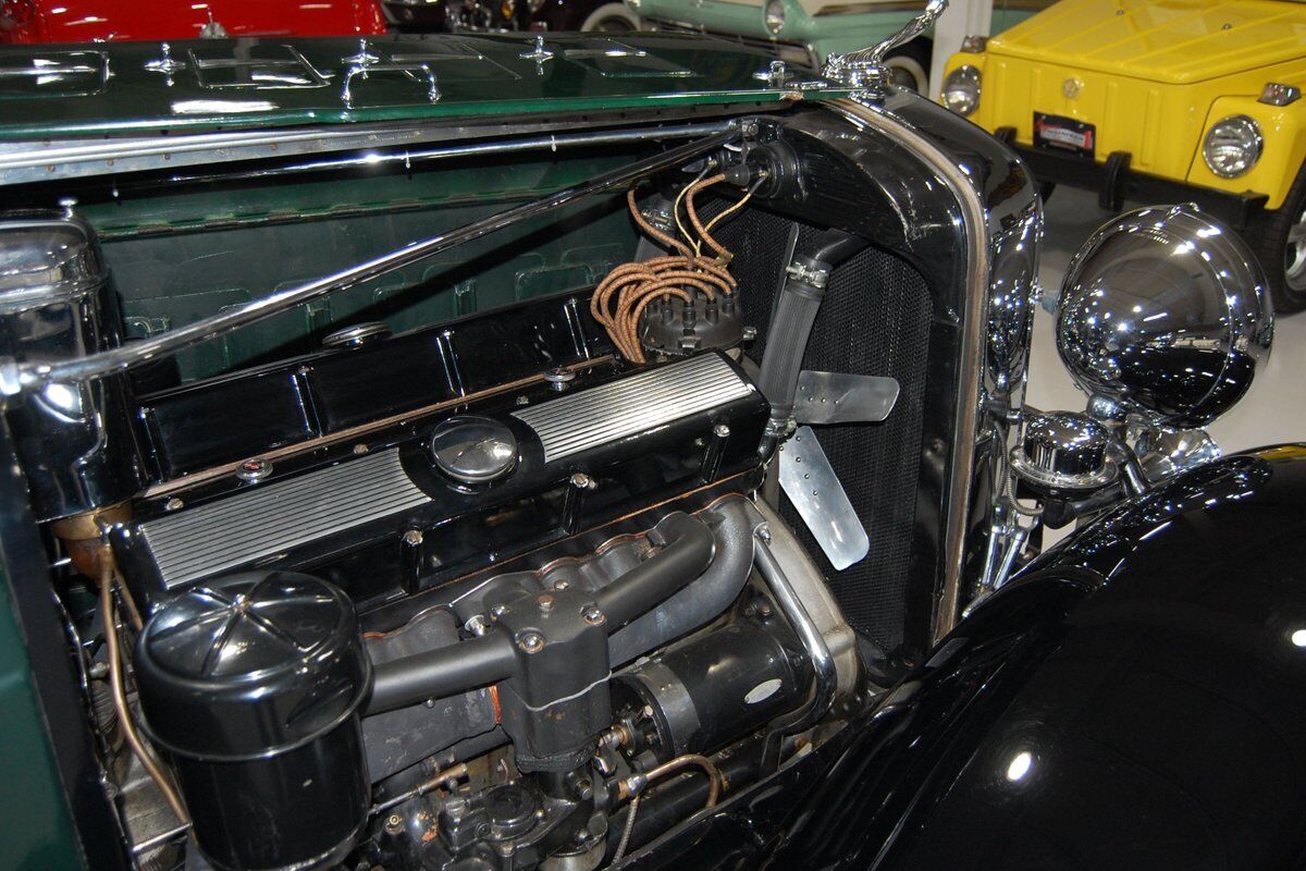 Cadillac-370A-V-12-Coupe-1931-39