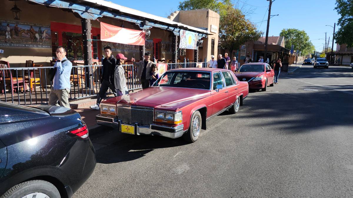 Cadillac-Brougham-1987-1