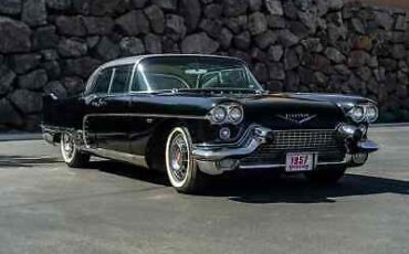 Cadillac-Brougham-Berline-1957-4