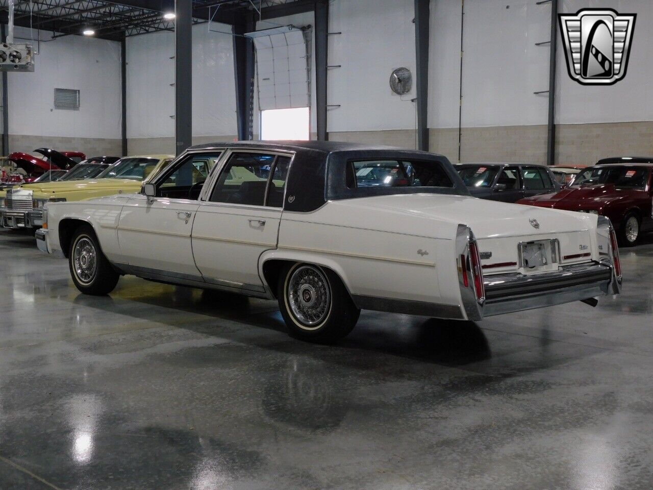 Cadillac-Brougham-Berline-1988-3