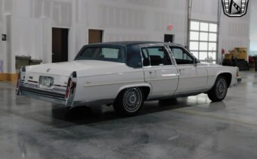 Cadillac-Brougham-Berline-1988-4