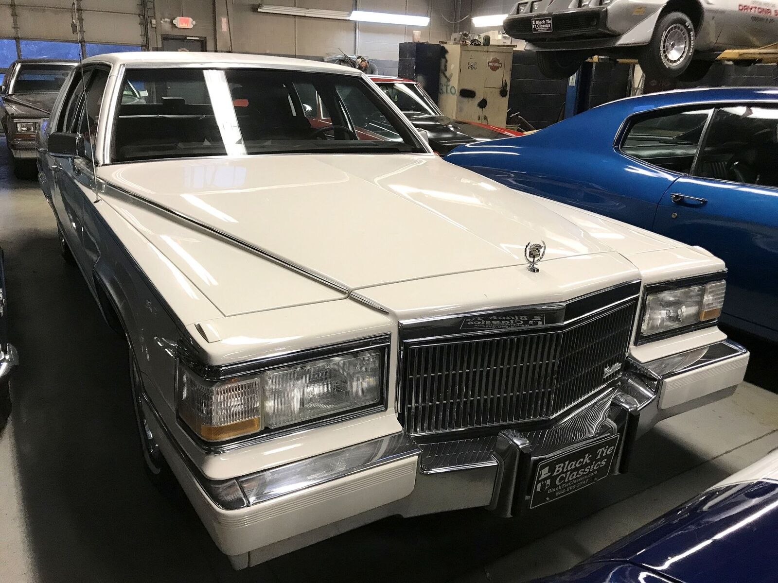 Cadillac-Brougham-Berline-1990-11