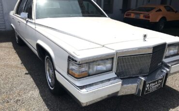 Cadillac Brougham Berline 1990