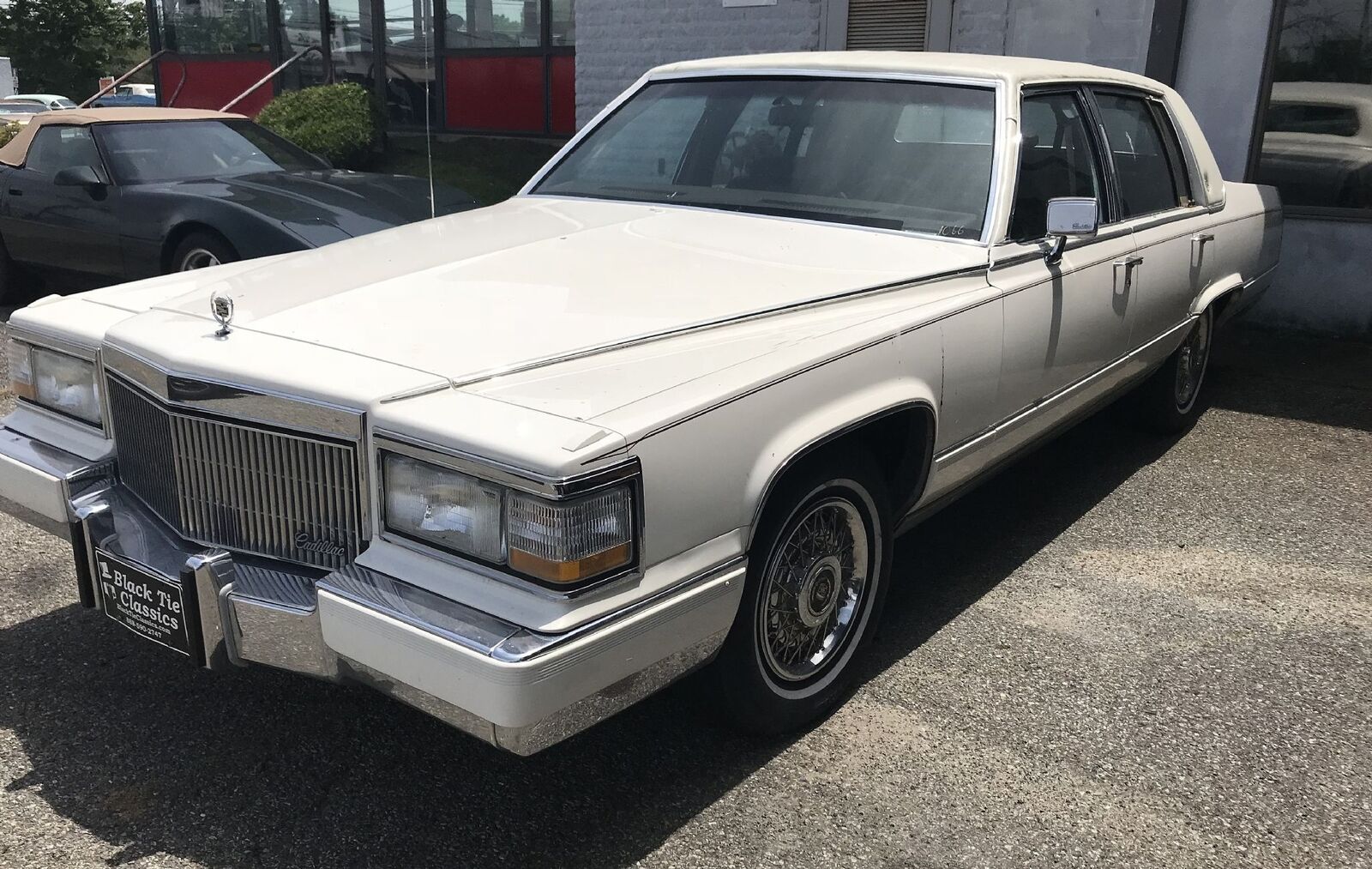 Cadillac-Brougham-Berline-1990-2