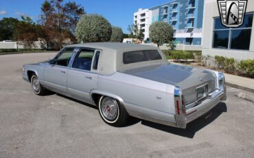 Cadillac-Brougham-Berline-1990-3