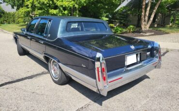 Cadillac-Brougham-Berline-1990-3