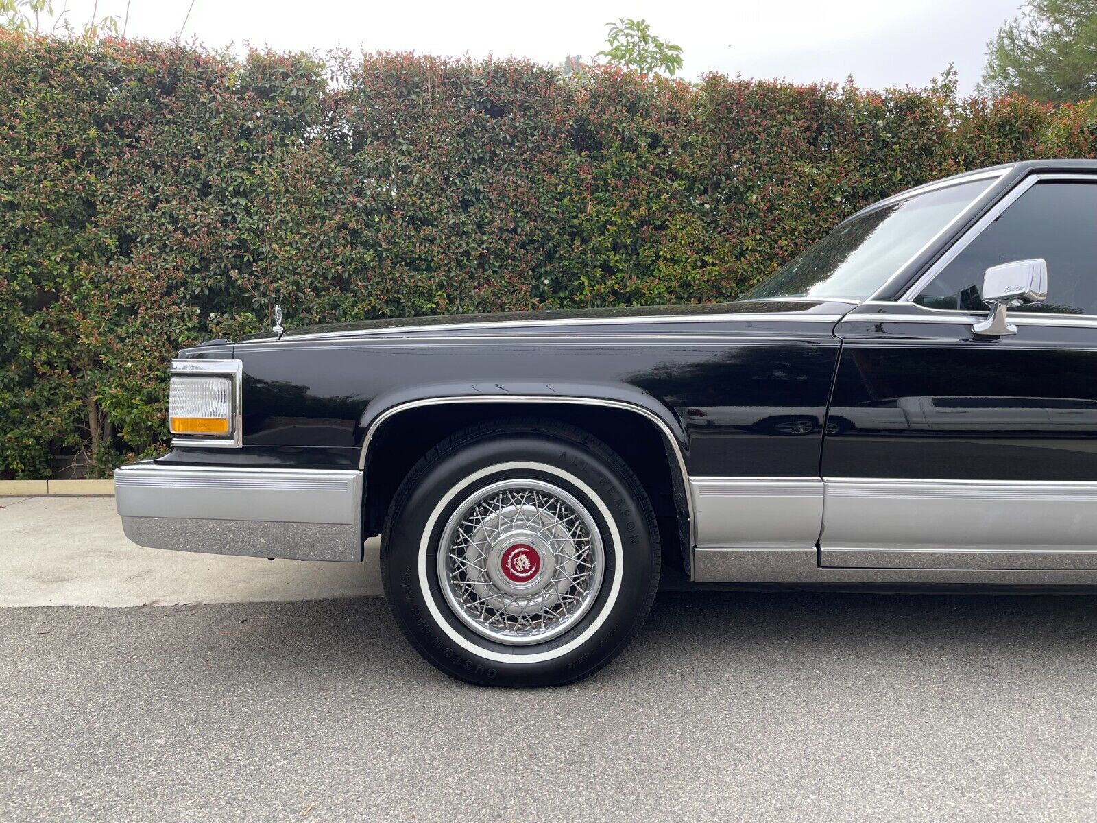 Cadillac-Brougham-Berline-1992-2