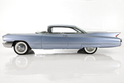 Cadillac-Coupe-DeVille-Coupe-1960-6