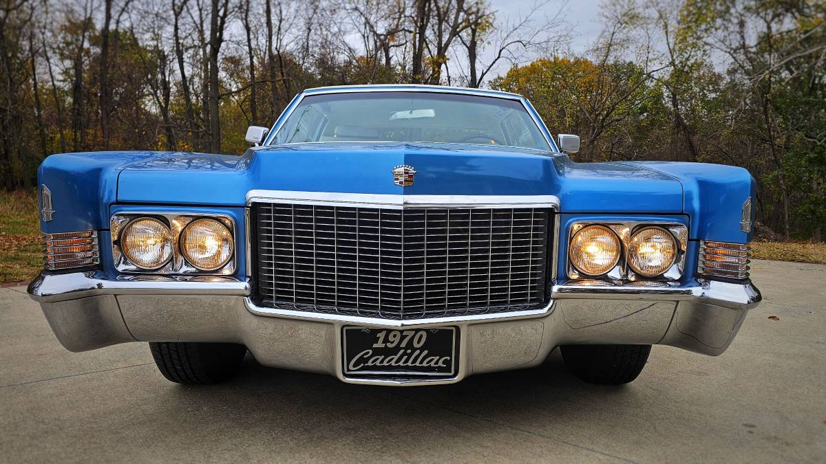 Cadillac-Coupe-de-ville-1970-3