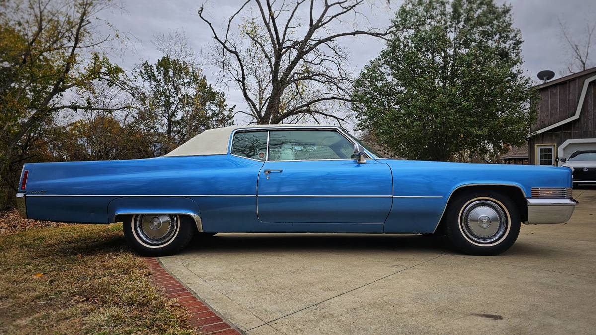 Cadillac-Coupe-de-ville-1970-5