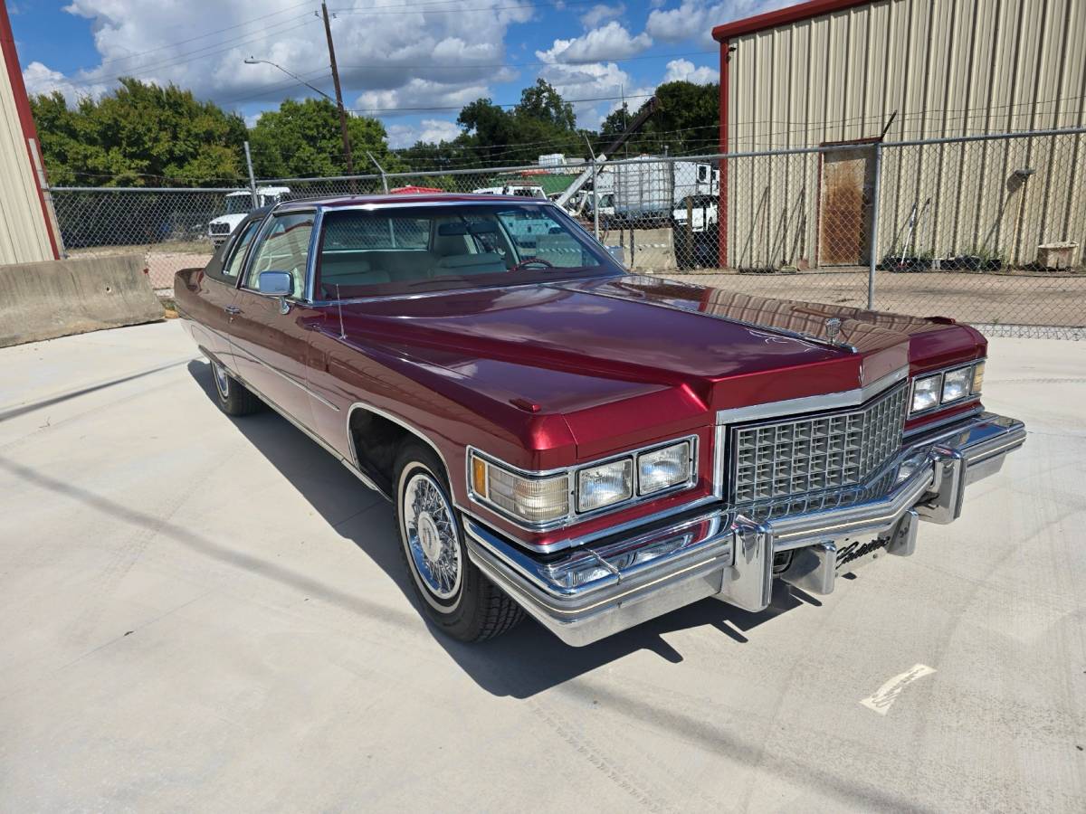 Cadillac-Coupe-deville-1976