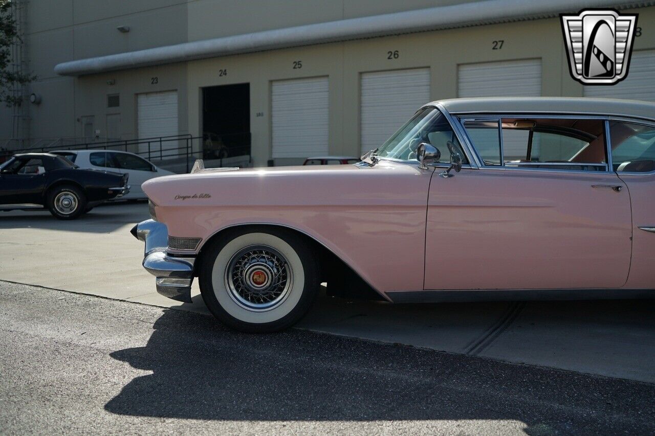 Cadillac-DeVille-1957-11