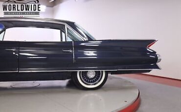 Cadillac-DeVille-1961-9