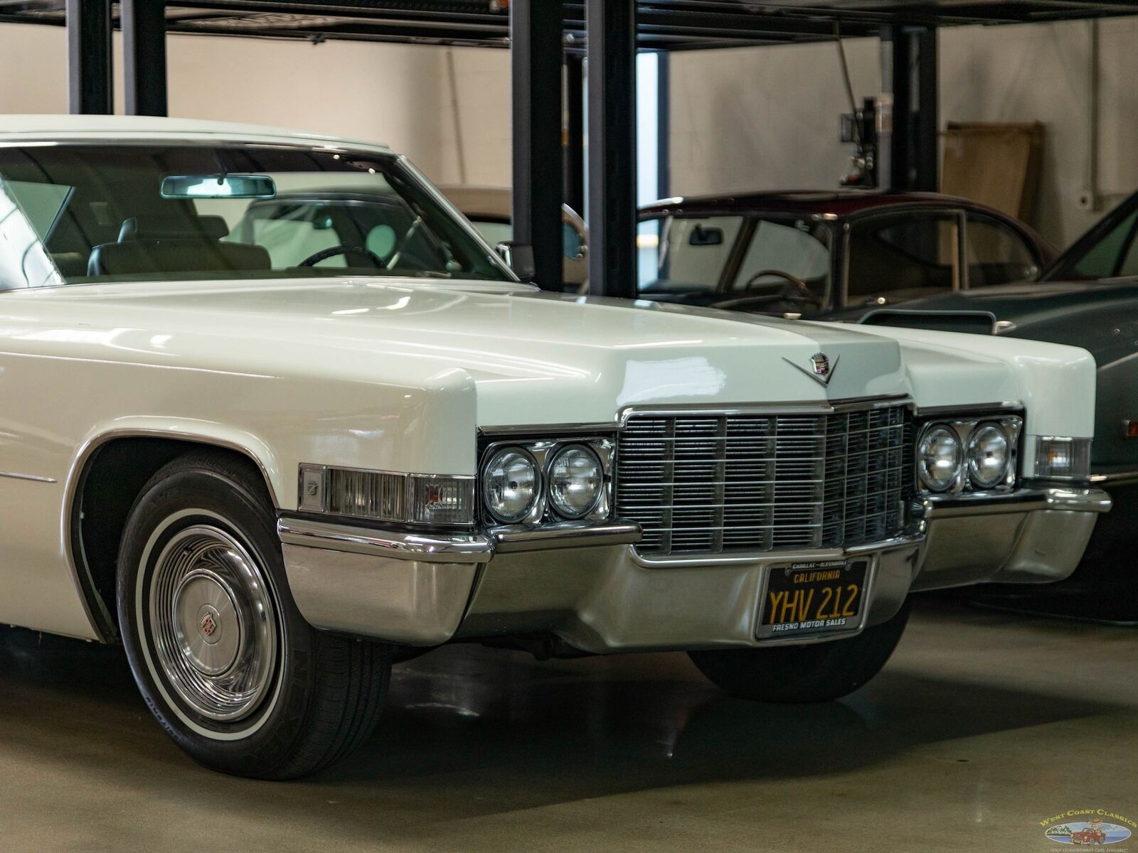 Cadillac-DeVille-1969-11