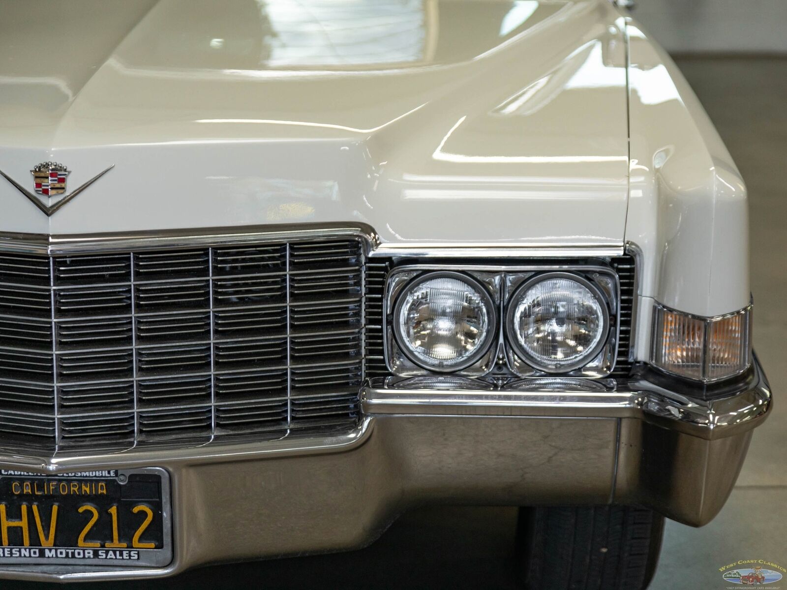 Cadillac-DeVille-1969-16