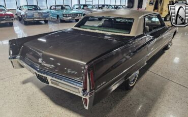 Cadillac-DeVille-1970-4