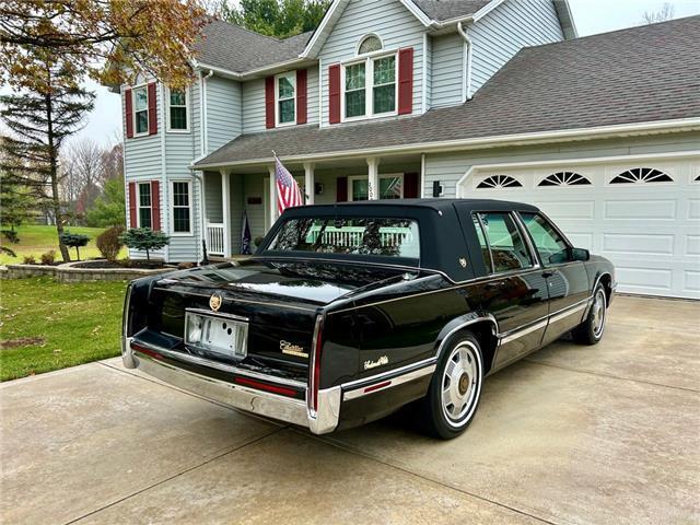 Cadillac-DeVille-1992-10