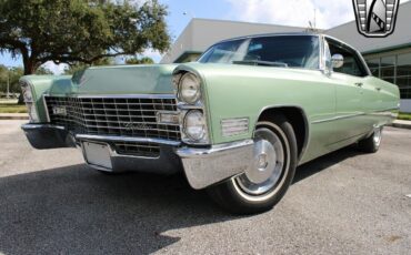 Cadillac-DeVille-Berline-1967-11