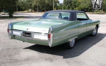 Cadillac-DeVille-Berline-1967-7