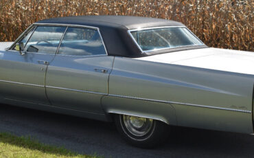 Cadillac-DeVille-Berline-1968-2